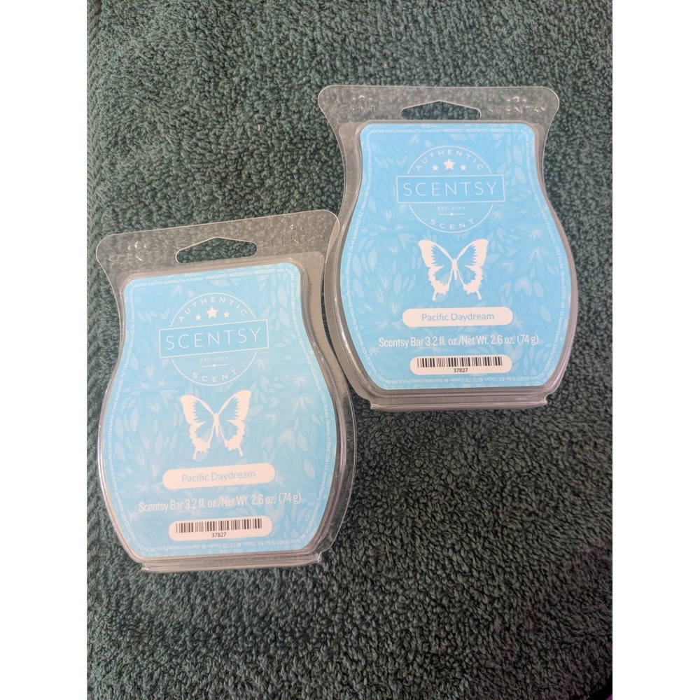 Pacific Daydream (Retired)  Wax Melting Bars Lot of 2 - New